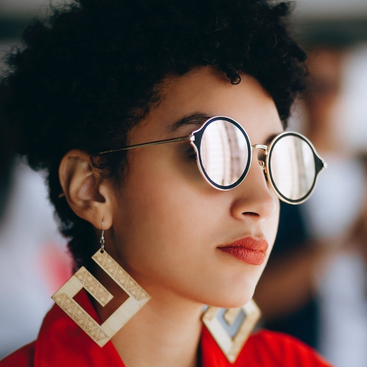 Mujer_negra_gafas_de_sol_Foto_RafaelBarros